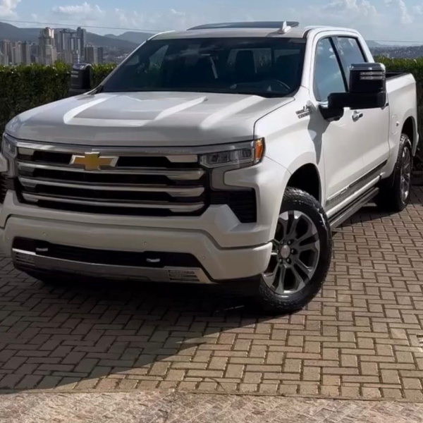 Silverado High Country 5.3 V8 ou R$400.000,00 no seu PIX 💰